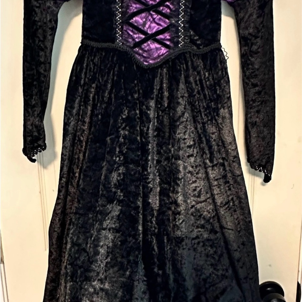 Kids witch Halloween costume